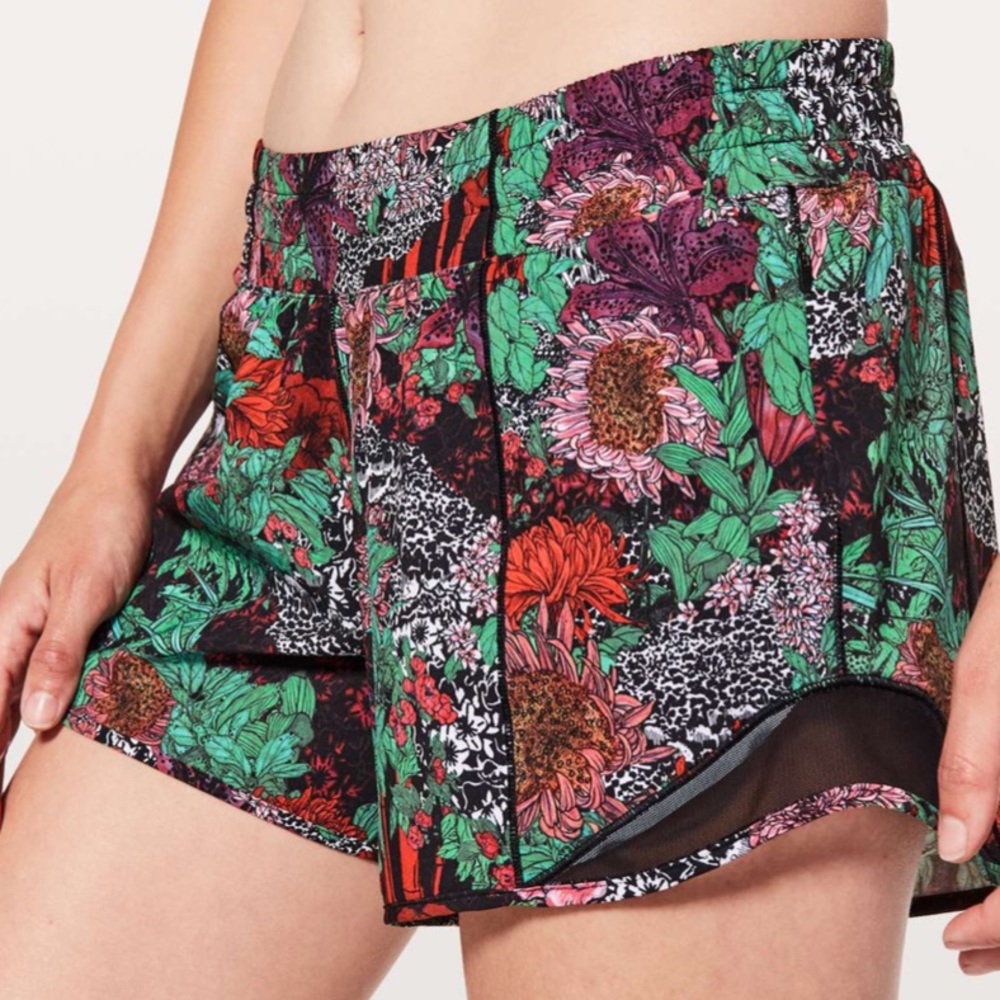 Lululemon Hotty Hot Shorts II *Long 4”